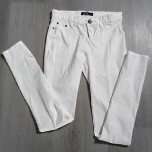OSC Women's White Skinny Jeans